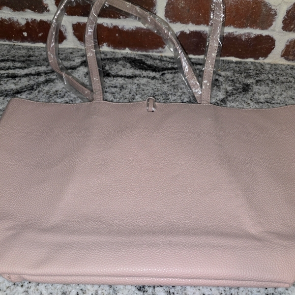 Badgley Mischka - Picture 4 of 5